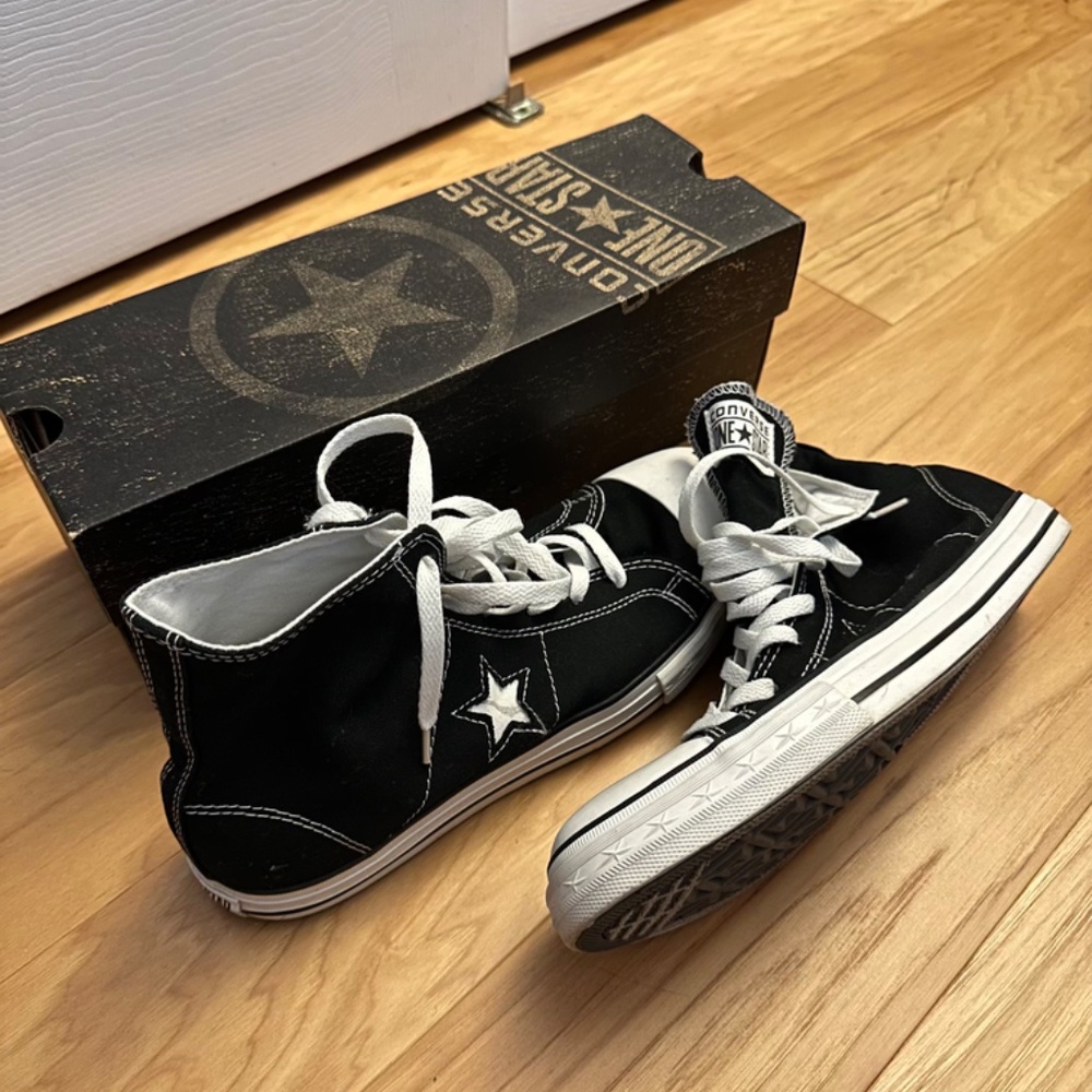 Men’s Converse Hightop - Black color - Shoe size 10